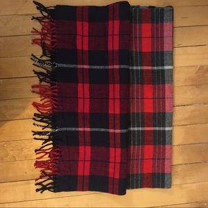 Gap plaid scarf